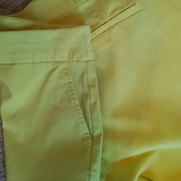 CUTE STRETCH CAPRI PANTS - Picture 5 of 5